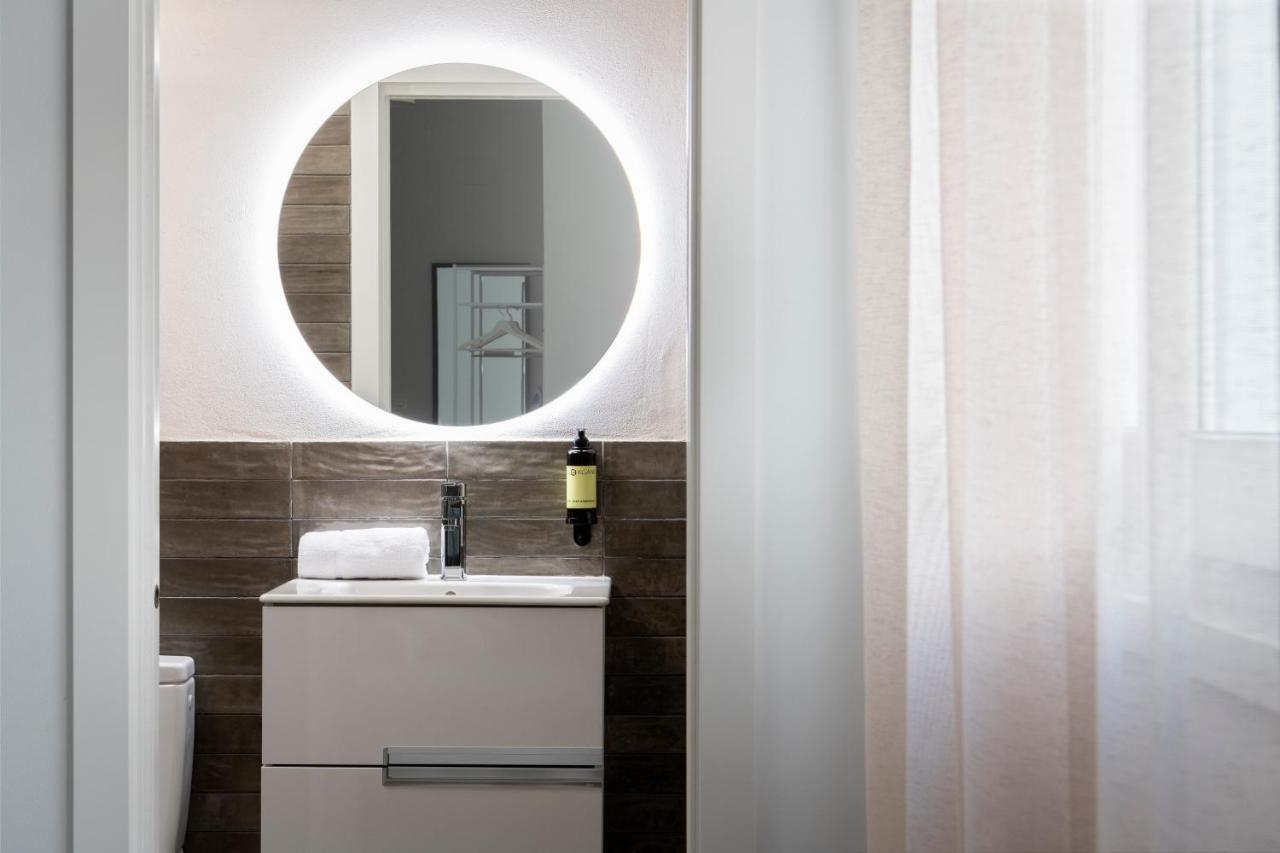 Magno Apartments San Gil - Shared Jacuzzi セビリア エクステリア 写真