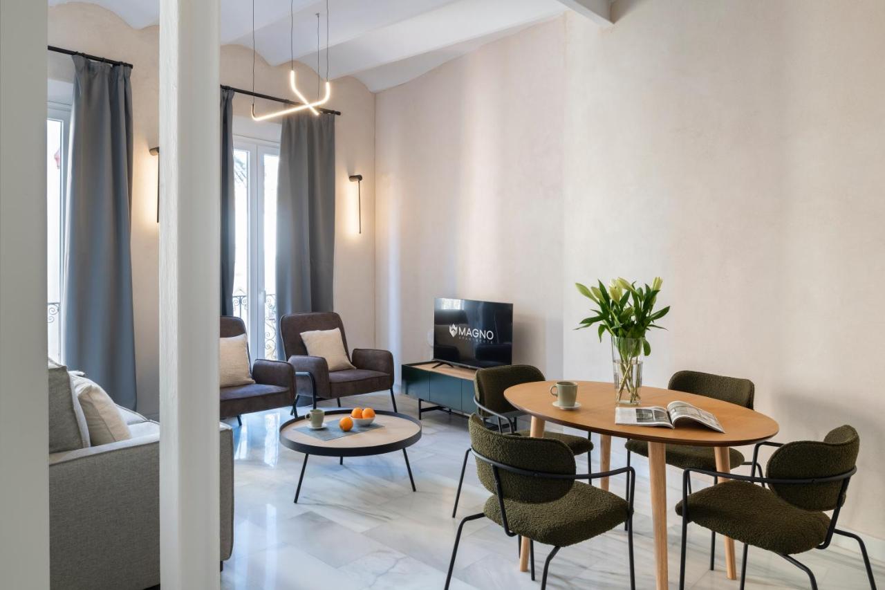 Magno Apartments San Gil - Shared Jacuzzi セビリア エクステリア 写真